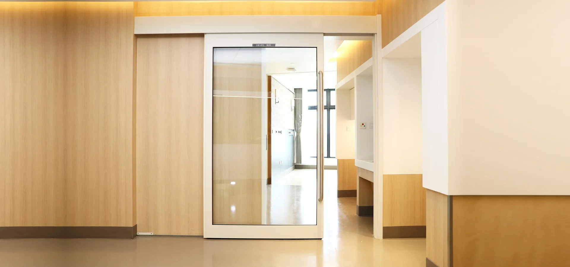 Ser um líder na indústria de portas médicas